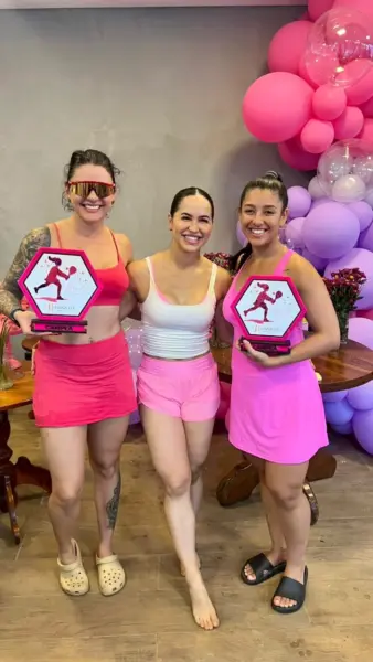Hanna Lis celebrou seus 28 anos do jeito que mais ama: em quadra. Veja mais na coluna Roberta Lima