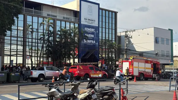 Prédio do antigo Mira Shopping tem princípio de incêndio