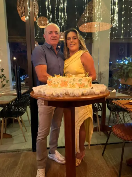 A pecuarista Girlane Vasconcelos celebrou seu aniversário em reunião intimista no restaurante Jarude