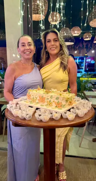 A pecuarista Girlane Vasconcelos celebrou seu aniversário em reunião intimista no restaurante Jarude