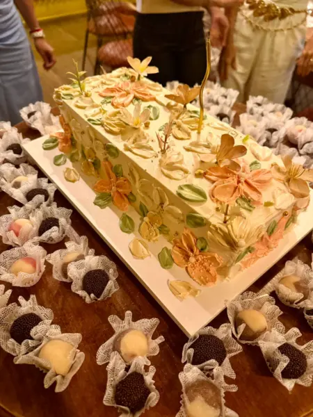 A pecuarista Girlane Vasconcelos celebrou seu aniversário em reunião intimista no restaurante Jarude