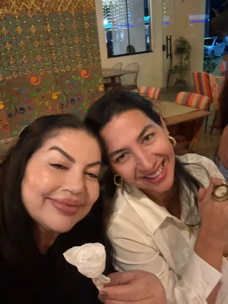A pecuarista Girlane Vasconcelos celebrou seu aniversário em reunião intimista no restaurante Jarude