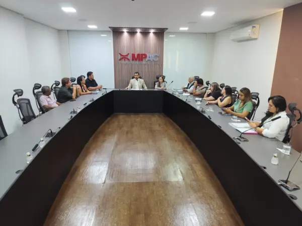 MPAC discute melhorias no transporte aeromédico de pacientes do interior
