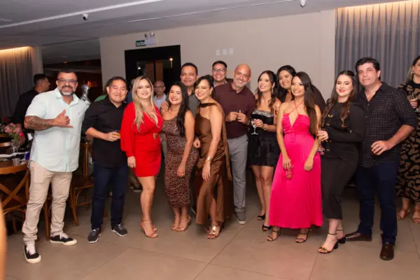 Gabriela Monteiro festejou a chegada de seus 40 anos ao lado de familiares e amigos no último sábado