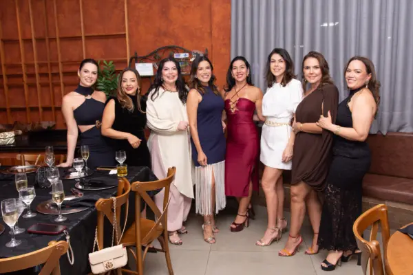 Gabriela Monteiro festejou a chegada de seus 40 anos ao lado de familiares e amigos no último sábado