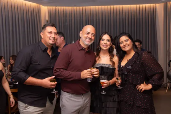 Gabriela Monteiro festejou a chegada de seus 40 anos ao lado de familiares e amigos no último sábado