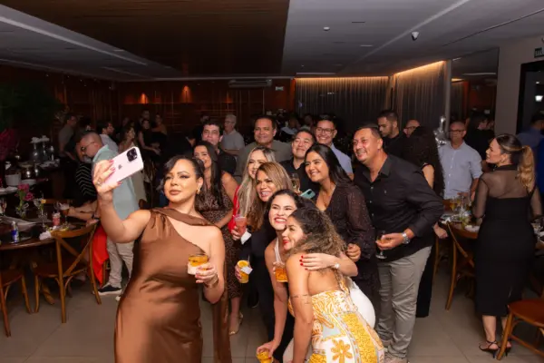 Gabriela Monteiro festejou a chegada de seus 40 anos ao lado de familiares e amigos no último sábado
