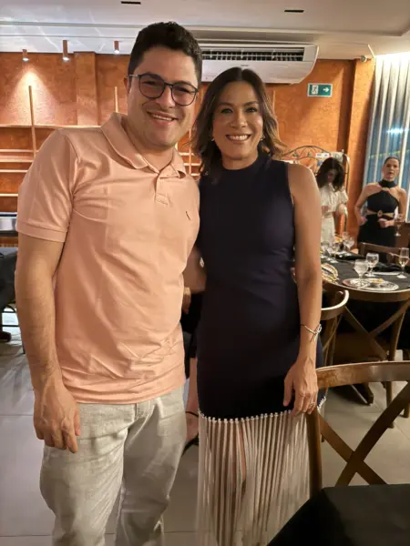 Gabriela Monteiro festejou a chegada de seus 40 anos ao lado de familiares e amigos no último sábado