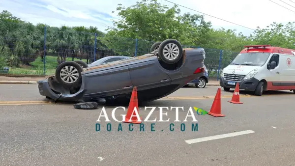 Acidente com capotamento deixa duas mulheres feridas na Avenida Nações Unidas