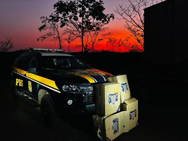 PRF apreende carga com 2 mil maços de cigarros contrabandeados em Bujari