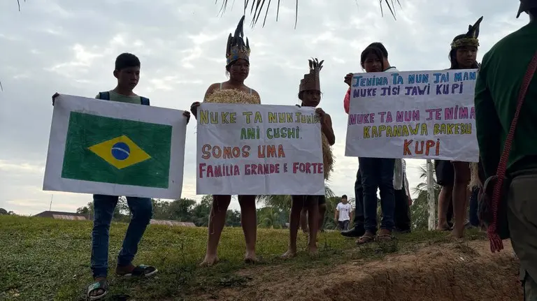 Indígenas do Acre e do Peru se reencontram após 103 anos de distanciamento