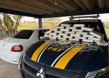 Polícia Rodoviária Federal apreende 30 kg de skunk escondidos em carro
