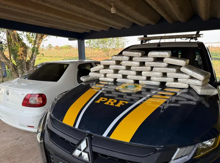 Polícia Rodoviária Federal apreende 30 kg de skunk escondidos em carro