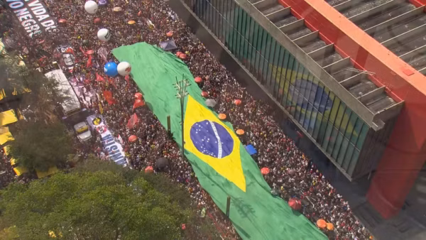 Atos contra blindagem e anistia deixam Câmara exposta, e bolsonarismo admite tiro no pé