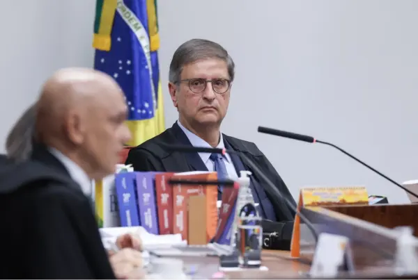 PGR, responsável por acusação de Bolsonaro, começa manifestação no STF