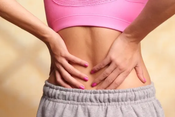 5 exercícios que ajudam a fortalecer as costas e corrigir a postura