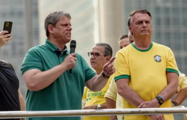Bolsonaro fecha apoio a Tarcísio para eleição presidencial