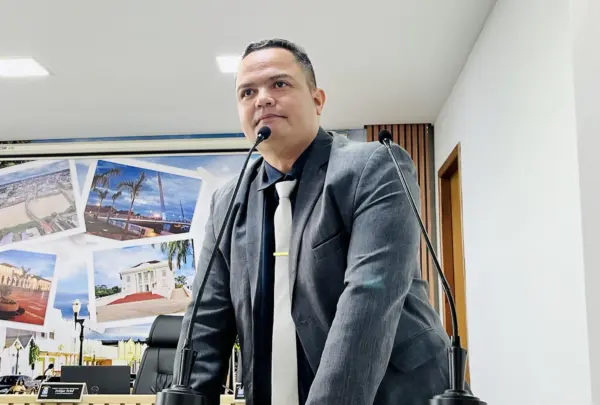 Vereador quer que prefeitura dê informações a pacientes sobre fila de espera na saúde