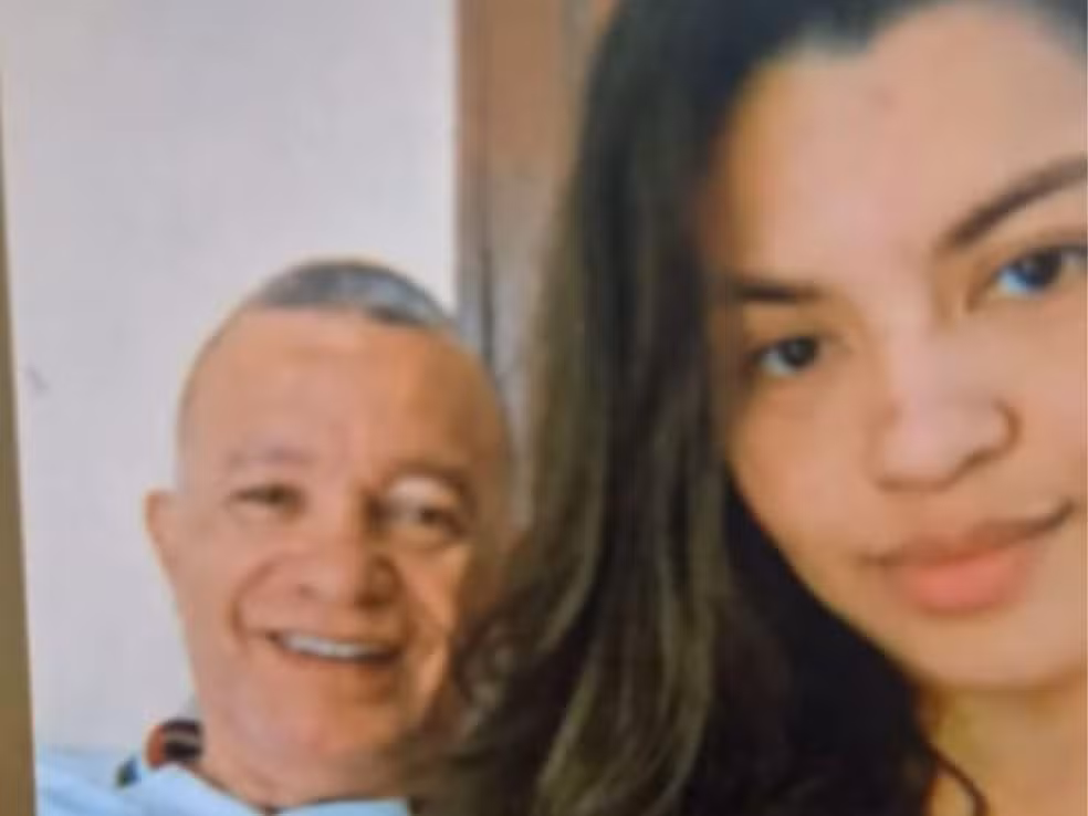 Tenente da PM do Acre acusado de matar a esposa na frente das filhas está foragido