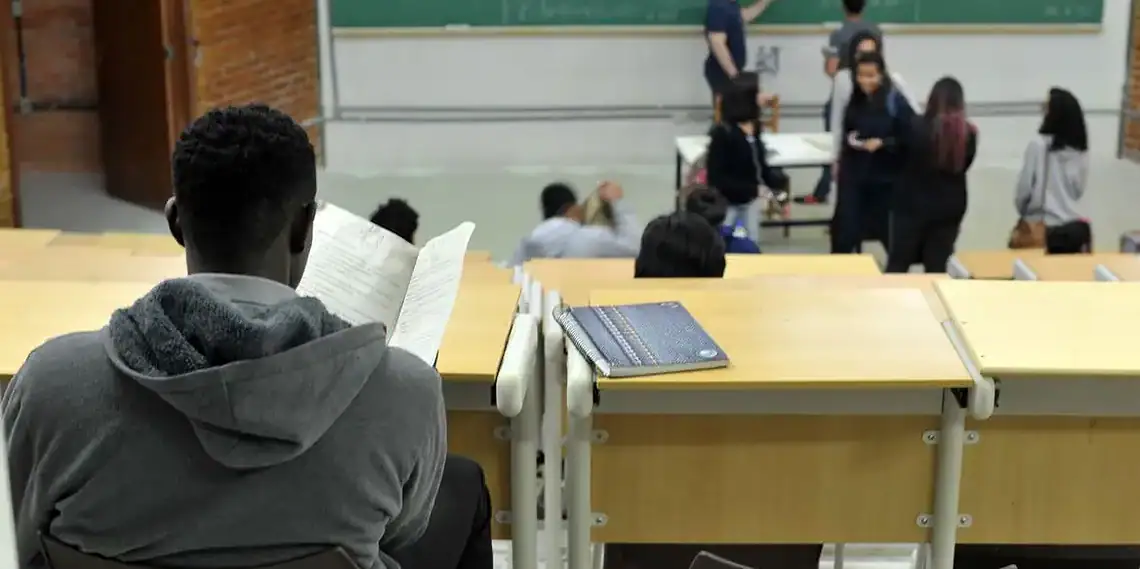 MEC oferta 7,8 mil vagas de pós-graduação gratuita para professores