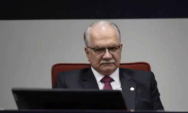 Fachin toma posse na presidência do STF e Alexandre de Moraes será vice