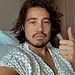 Cantor Tiago Iorc é internado às pressas com fortes dores