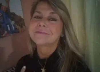 Mulher morre após ser atingida com golpes de picareta; autor é preso 2 Os golpes atingiram a cabeça de Camila, que não resistiu aos ferimentos - (crédito: Reprodução/Redes Sociais)