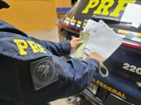 Foragido do Acre com pena de mais de 32 anos é preso com documentos falsos na Paraíba 1 Foragido do Acre com pena de mais de 32 anos é preso com documentos falsos na Paraíba