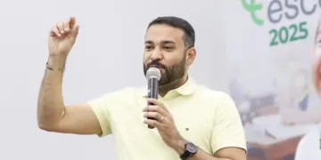 Aberson disse que o benefício dos Kits será expandido para alunos da rede municipal de Rio Branco. Foto: Reprodução