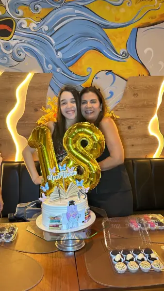 O casal Eliezer e Mercedes foi clicado ao lado do filho, o médico Wilson Barbosa Neto e da nora Fernanda Teixeira, durante casamento em Florença-Itália