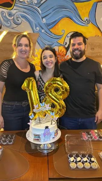 O casal Eliezer e Mercedes foi clicado ao lado do filho, o médico Wilson Barbosa Neto e da nora Fernanda Teixeira, durante casamento em Florença-Itália
