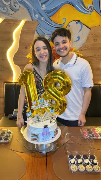 O casal Eliezer e Mercedes foi clicado ao lado do filho, o médico Wilson Barbosa Neto e da nora Fernanda Teixeira, durante casamento em Florença-Itália