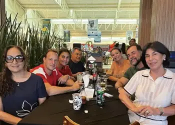 Lauro Santos comemorou seu aniversário ao lado da esposa, Fabíola Pinheiro, reunindo amigos para um almoço em Rio Branco 8 Lauro Santos comemorou seu aniversário ao lado da esposa, Fabíola Pinheiro, reunindo amigos para um almoço em Rio Branco