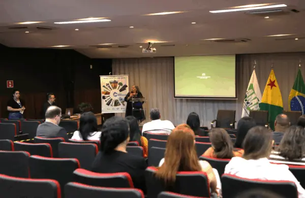 Em Rio Branco, programa Cidade Empreendedora capacita gestores municipais sobre compras públicas