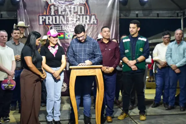 Gladson autoriza construção de quadra poliesportiva de R$ 1,3 milhão em Assis Brasil durante a 1ª Expofronteira