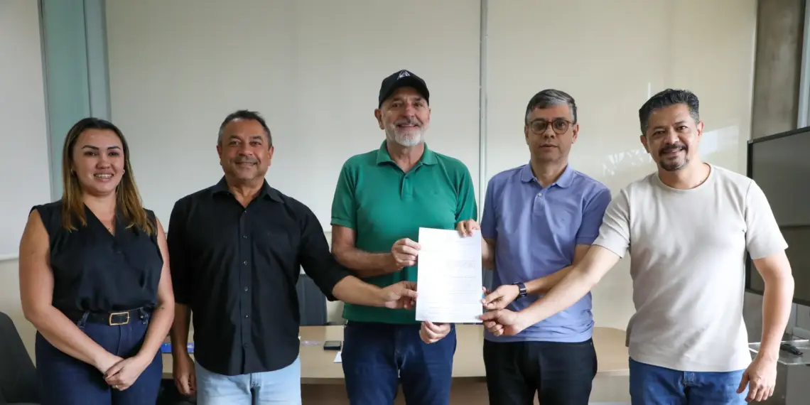 Sebrae e Governo do Estado firmam parceria para fortalecimento da cadeia do cacau no Acre