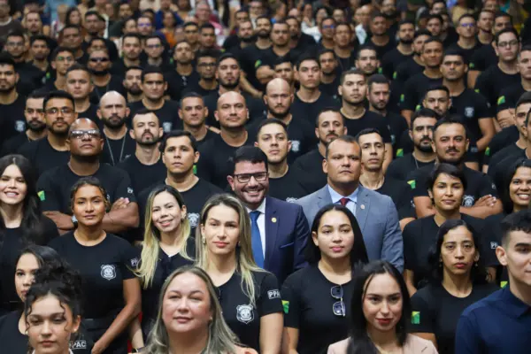 Gladson empossa mais de 170 novos servidores no Iapen