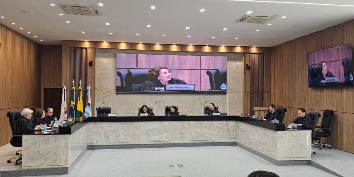 Gladson Camelí tem contas de 2022 aprovadas com ressalvas pelo Tribunal de Contas do Estado