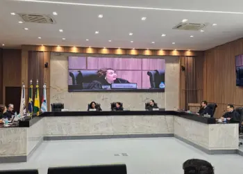 Gladson Camelí tem contas de 2022 aprovadas com ressalvas pelo Tribunal de Contas do Estado