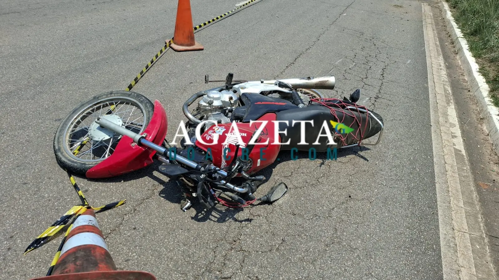Jovem de 22 anos morre em acidente entre moto e caminhonete na BR-364, em Rio Branco 2 Jovem de 22 anos morre em acidente entre moto e caminhonete na BR-364, em Rio Branco