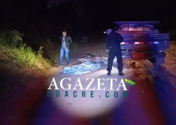 Tragédia: colisão entre motocicleta e caminhonete mata jovem em ramal de Porto Acre