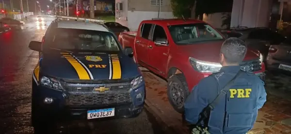 Homem é preso em Rio Branco com caminhonete roubada e adulterada