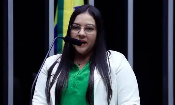 Meire Serafim esclarece escolha de ONG da Bahia para gerir projetos no Acre