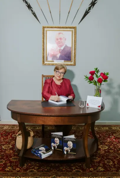 Confira o lançamento do livro de Beatriz Cameli em memória de Orleir Cameli