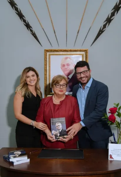 Confira o lançamento do livro de Beatriz Cameli em memória de Orleir Cameli
