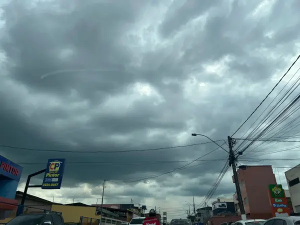 Inmet emite aviso de chuvas intensas para esta segunda-feira; ventos podem chegar às 60 km/h