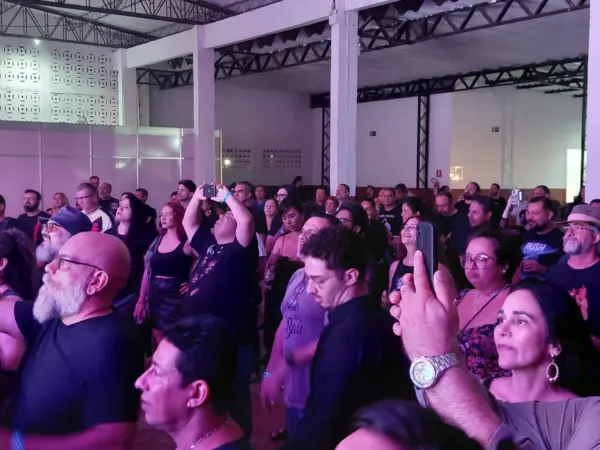 Lobão faz show eletrizante em Rio Branco e marca reinauguração do Juventus; FOTOS