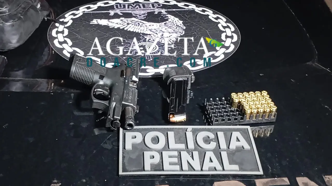 Casal com tornozeleira eletrônica é preso com arma e munições após perseguição e colisão em Rio Branco
