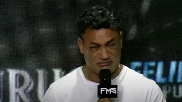 Popó chora, anuncia aposentadoria e lamenta briga com Wanderlei Silva