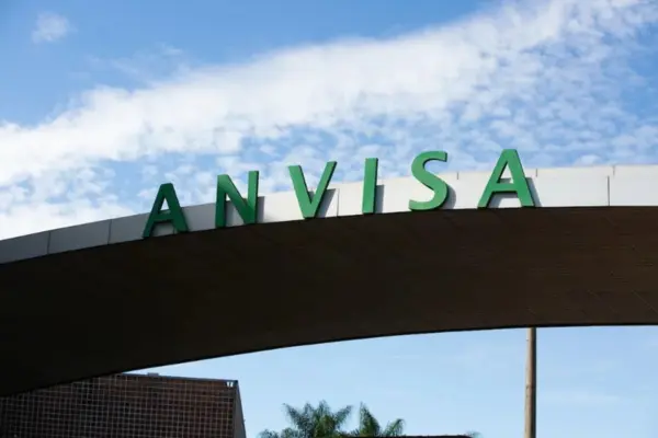 Anvisa suspende lote de glicose e medicamentos radiofármacos